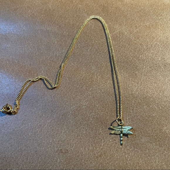 Dragonfly charm necklace - Picture 3 of 5
